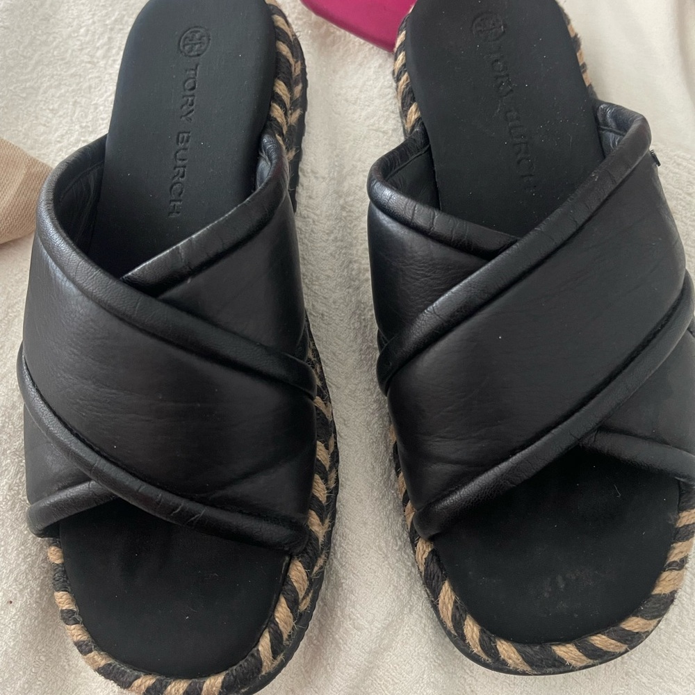 NAVY TORY BURCH SANDAL SIZE 7.5 great quality